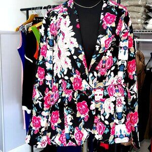 🌸 Pre-Loved Floral Blazer – Chic, Feminine & Effortless! 🌸